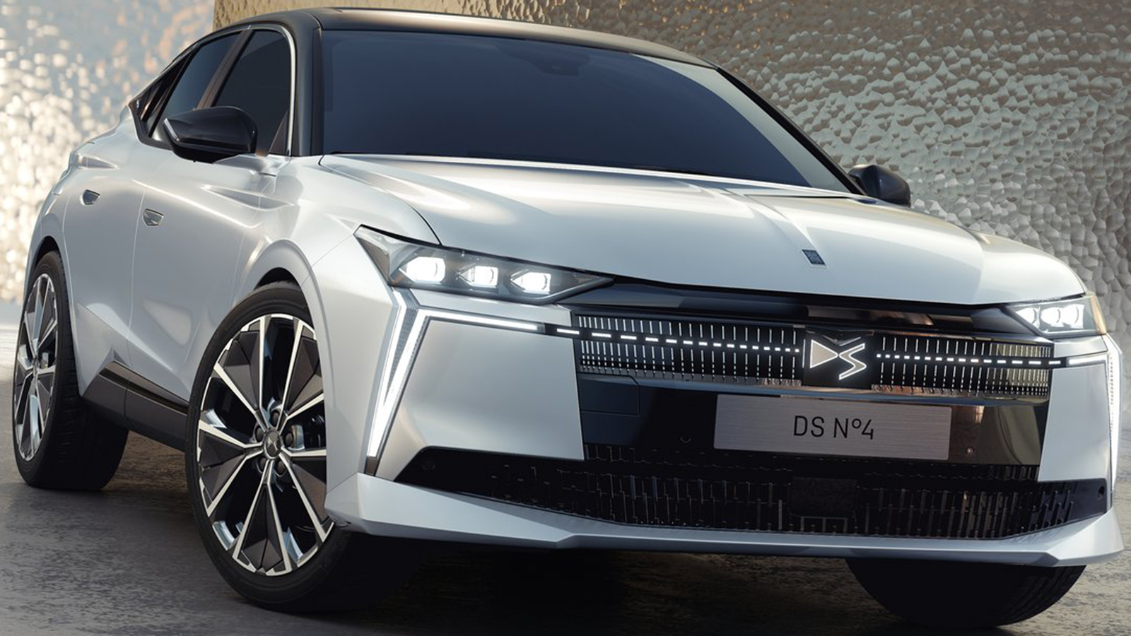 Νέο DS Νο4: Το DS4 άλλαξε όνομα και εμφάνιση